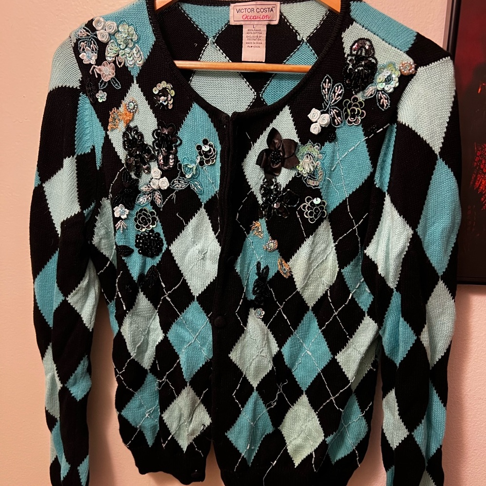 Beautiful Embroidered Flower Cardigan 🔥🦋 SIZE:L